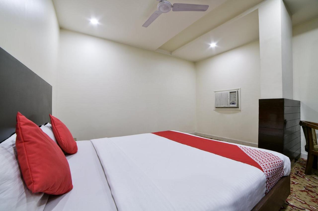 Oyo Imax Inn Near Charminar Hyderabad Exterior photo