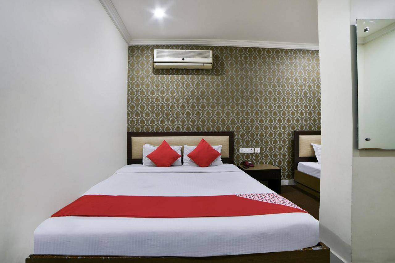 Oyo Imax Inn Near Charminar Hyderabad Exterior photo