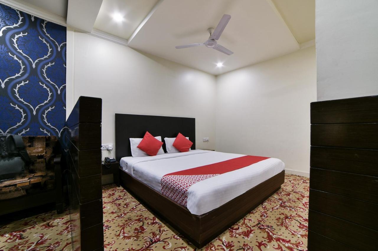 Oyo Imax Inn Near Charminar Hyderabad Exterior photo