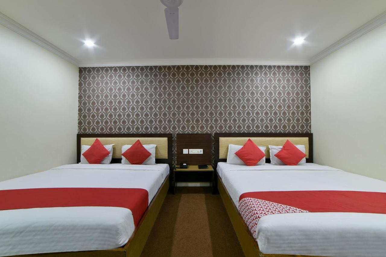 Oyo Imax Inn Near Charminar Hyderabad Exterior photo