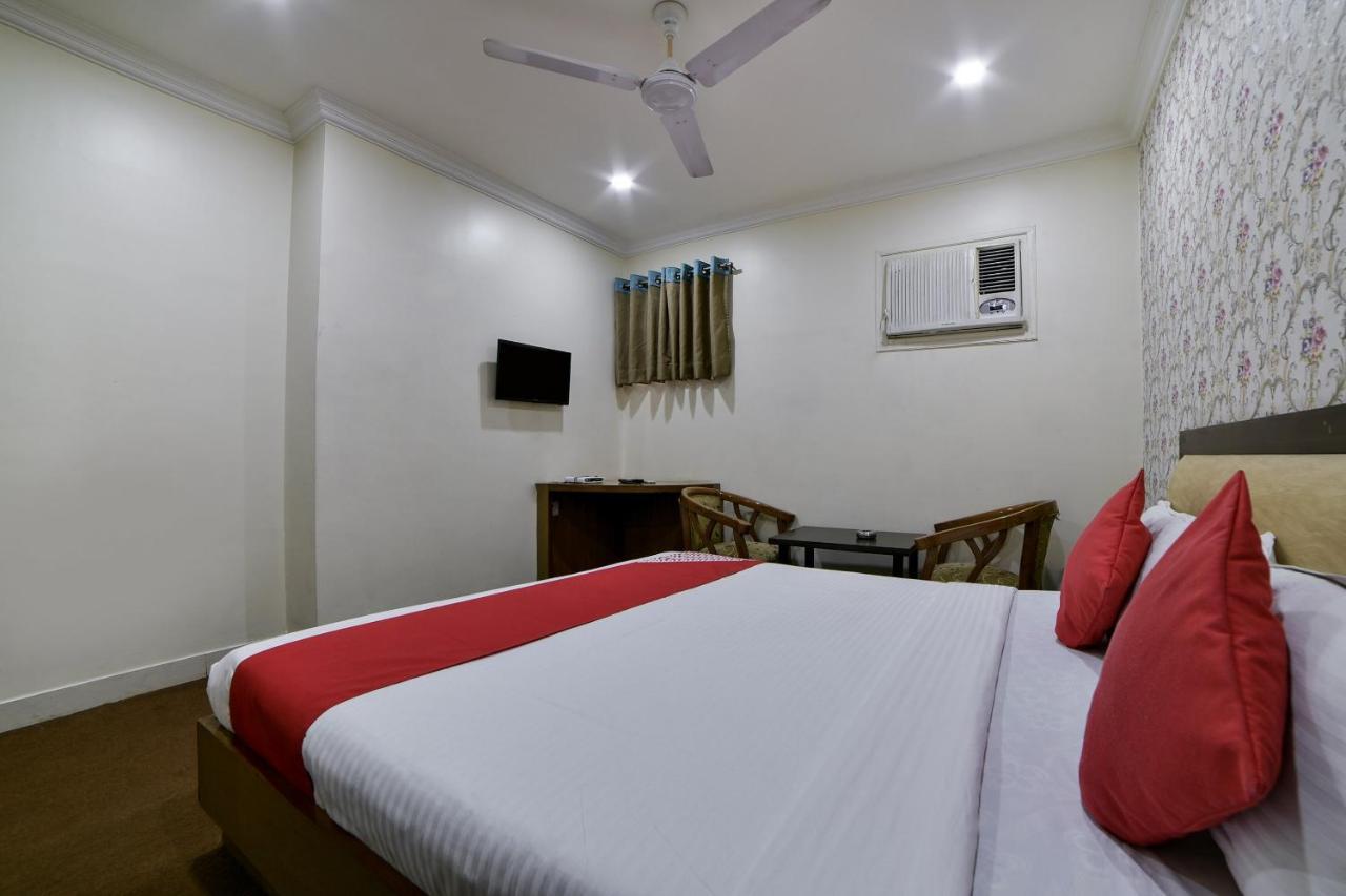 Oyo Imax Inn Near Charminar Hyderabad Exterior photo